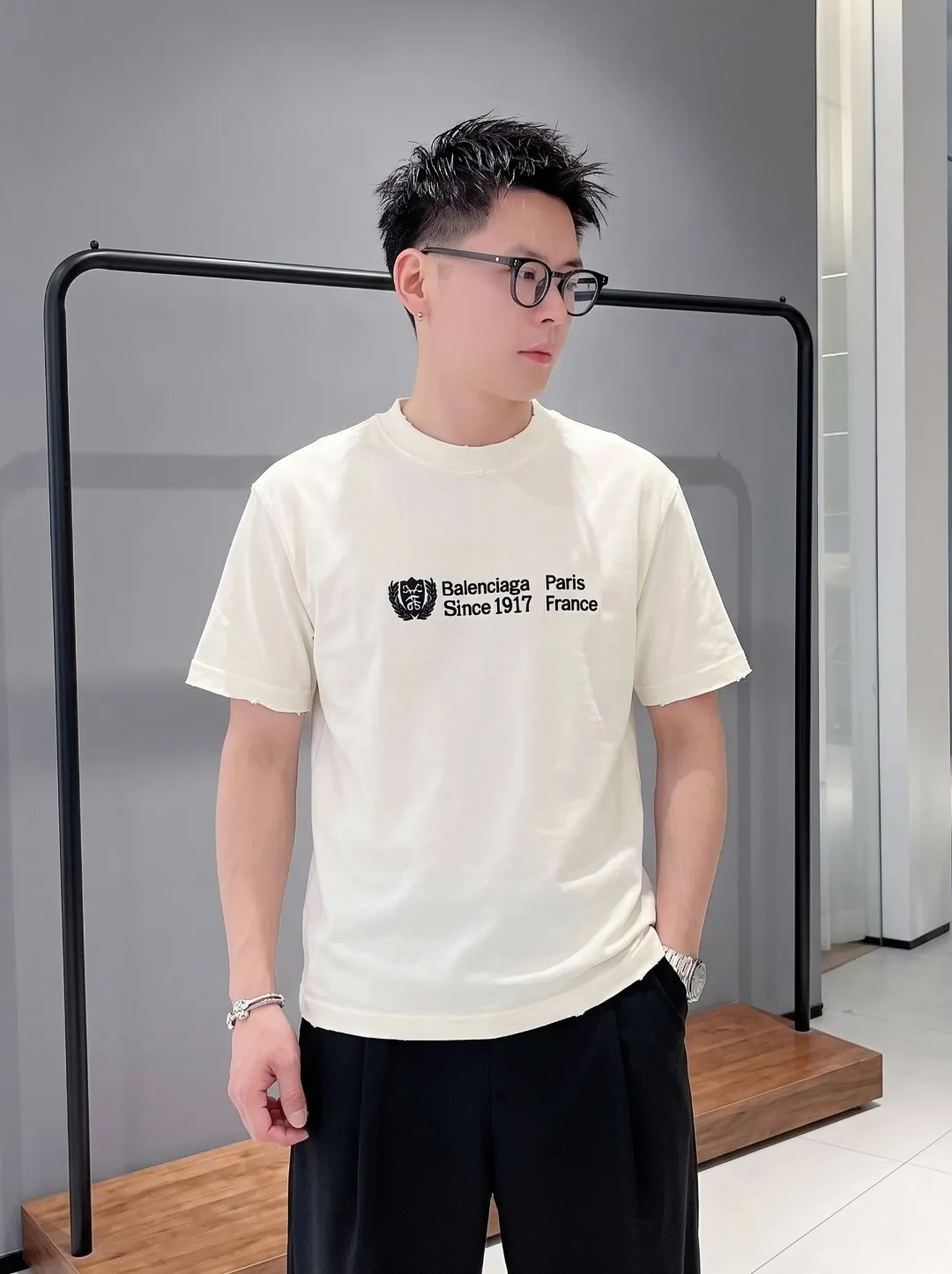 P100✨🔥 [BALENCIAGA] 2026FW short-sleeved T-shirt Premium 26s double yarn 300g fabric embroidery fraying process Color: Black White Green Size: S M L XL 2XL